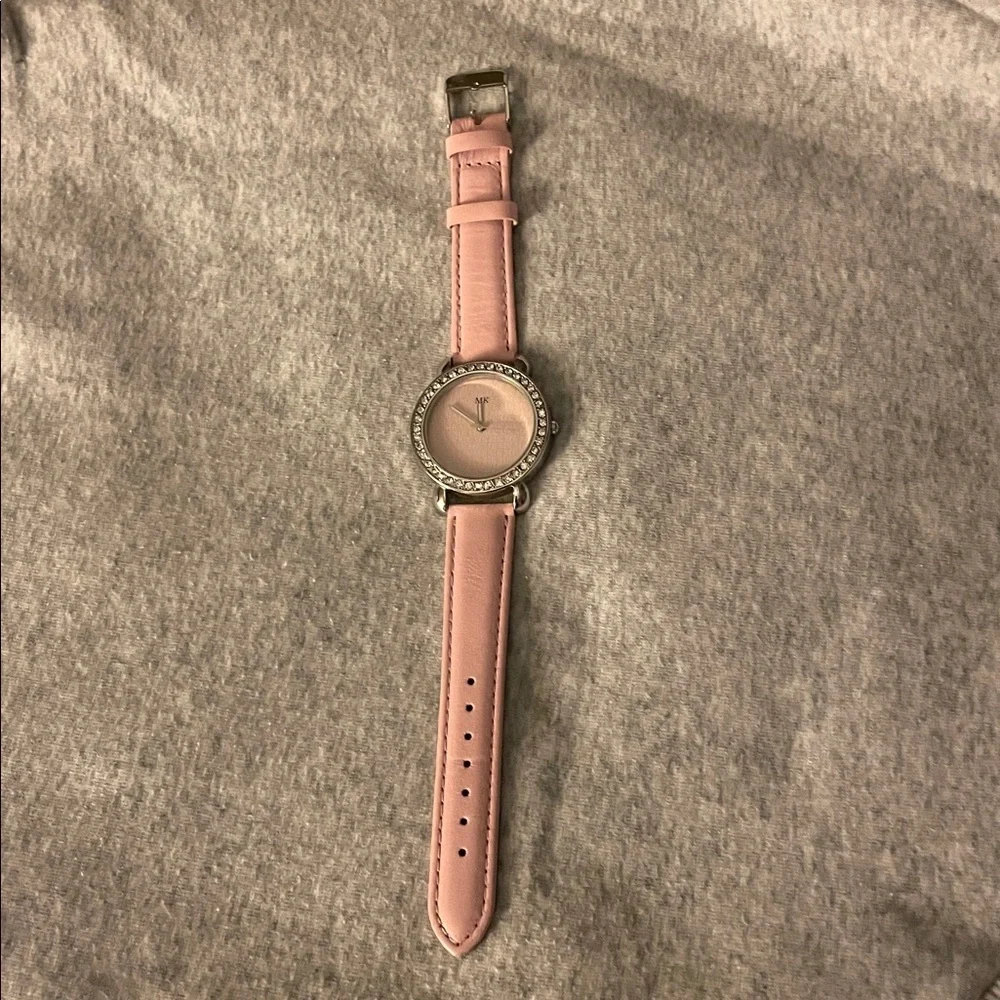 Michael Kors Blush Pink Crystal-Embellished Watch works great new battery - Picture 6 of 6